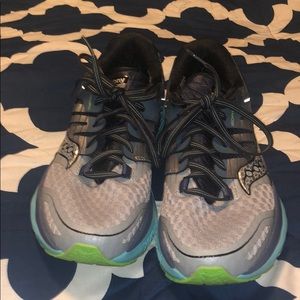 Almost brand new Saucony ISO series running shoes